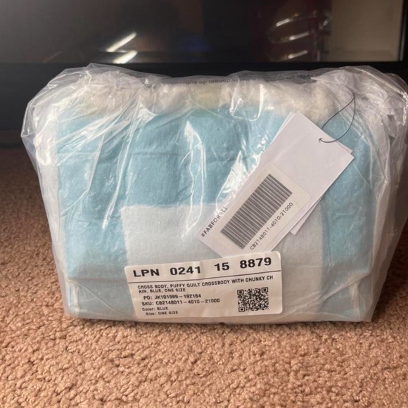 Puffy Cross Body Bag - Picture 4 of 4